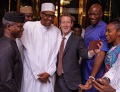 فى ختام جولته لأفريقيا.. مارك زوكربيرج يلتقى الرئيس النيجيرى 