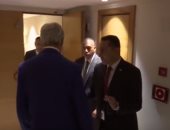 بالفيديو.. حرس السيسي يسأل كيرى قبل لقائه الرئيس بالهند: معاك تليفون بكاميرا