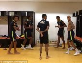 بالفيديو.. عندما تتحول الملاعب إلى صالات للرقص