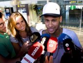 بالصور.. نيمار بعد وصوله إلى برشلونة: جاهز لمواجهة ألافيس