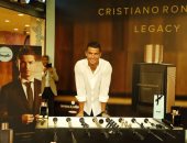 بالفيديو..  رونالدو يحضر حفل تدشين "العطر الجديد" بمدريد