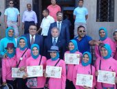 رئيس جامعة الإسكندرية يستقبل الطالبات الفائزات بالمركز الأول بمسابقة أسبوع الطالبات