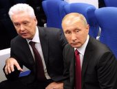 بالفيديو.. الرئيس الروسى بوتين يتجول فى موسكو داخل قطار سريع