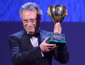 أوسكار مارتينيز يفوز بكأس فولبى أفضل ممثل بمهرجان فينسيا