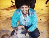 حمدى الميرغنى ينشر صورة من فيلم "كلب بلدى": "اللى شاف الفيلم رأيه أيه؟"