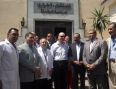 محافظ القاهرة يتفقد مستشفى شبرا برفقة نائب.. ويؤكد: "إحنا بتوع الغلابة"