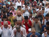 المئات يؤدون صلاة العيد بساحة "القائد إبراهيم" فى الإسكندرية