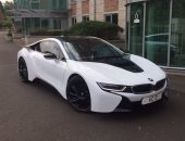 رئيس ليستر سيتى يُهدى محرز سيارة "BMW" من طراز i8