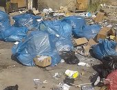 بالفيديو والصور.. النفايات الطبية بمستشفى كوم أمبو خطر يهدد المواطنين