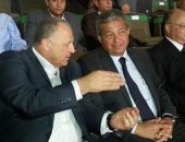 وزير الرياضة يستقبل رئيس الفيفا فى مطار القاهرة