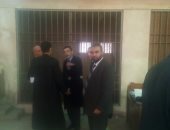 محامى أحد أمناء شرطة المطرية: موكلى كان خارج المستشفى وقت الواقعة