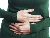 كيف تفرق بين تشنجات الأمعاء وألم البطن 