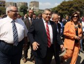بالفيديو.. وزير التعليم العالى يصل جامعة عين شمس واتحاد الطلبة يستقبله بأعلام مصر