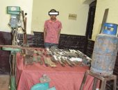 ضبط ورشة لتصنيع أسلحة نارية يديرها عامل فى حملة أمنية بأسيوط