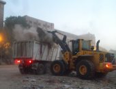 الجيزة : رفع  1000 طن مخلفات من أرض مطار إمبابة