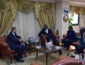 وزير الرياضة يستقبل رئيس مجلس الشيوخ ورئيس اتحاد كرة القدم البوروندى