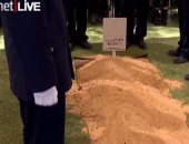 بالصور.. شاهد لحظة دفن "بيريز" ومواراة جسده الثرى بحضور زعماء العالم 