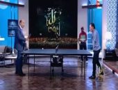 بالفيديو.. عمرو أديب يلعب تنس طاولة مع "حمدتو" بطل الباراليمبية على الهواء