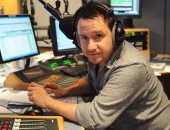 بعد عمله 18 عامًا.. مذيع يشن هجوما على راديو bbc بسبب فصله لكونه "أبيض"