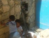 أهالى قرية أبو عامر بالسويس يشكون من علب كهرباء مكشوفة تهدد حياة الأطفال