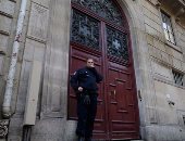 بالفيديو.. الشرطة الفرنسية تمشط محيط فندق باريس عقب سرقة كاردشيان