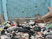 بالفيديو.. أكوام القمامة تحاصر مدرسة 6 أكتوبر فى البراجيل بالجيزة