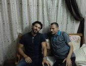 حسام غالى يتبرع بملابس وكرات لنادى بيلا