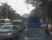 بالفيديو..النشرة المرورية.. كثافات مرورية عالية بمعظم محاور وميادين القاهرة والجيزة 