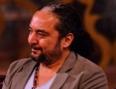 المخرج نادر جلال يعقد جلسات عمل لتحضيرات "خط النار" مع أحمد السقا