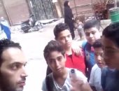 بالفيديو.. تلاميذ عن واقعة ضرب طالب مدرسة الزعفران: ألقى زجاجة على المدرس