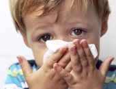أعراض الجيوب الأنفية عند الأطفال.. آلام الأذن والحمى 