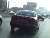 بالفيديو.. قارئ يرصد سيارة بدون لوحات معدنية على الطريق الدائرى فى المنيب
