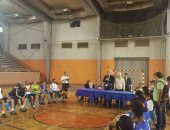 الزمالك يهدى محافظ الجيزة درع النادى 