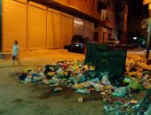 بالصور.. القمامة تحاصر أهالى شارع "بديع الزمان" بالمنيا 