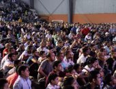 بالفيديو والصور.. إقبال كثيف لجماهير الزمالك بالنادى لمتابعة النهائى الأفريقى