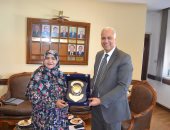 جامعة الإسكندرية تستقبل الملحق الثقافية لسلطنة عمان