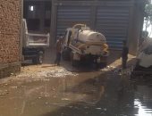 شفط مياه الصرف الصحى بعد عطل محطة رافع ميت أبو غالب بدمياط