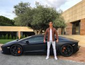 صورة رونالدو مع الـ" لامبورجينى" تجلب السخرية على صاروخ ماديرا