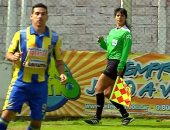 لاعب أرجنتينى يتهم "حكمة" بتهديده والاعتداء عليه 