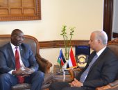 نائب رئيس جامعة الإسكندرية يستقبل سفير جنوب السودان لمتابعة  المقر الجديد