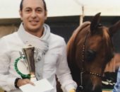 أول صورة لمصطفى شعبان مع كأس بطولة رباب للخيول