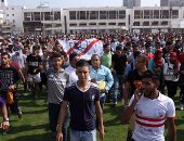 بالصور.. جماهير الزمالك تتوافد على مبنى الإدارة للحصول على تذاكر