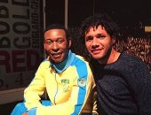 محمد الننى يحتفل بعيد ميلاد "بيليه" على طريقته الخاصة