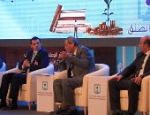 خلال مشاركته بجلسة التعليم فى مؤتمر الشباب.. السيسي: "البعض يزيف وعى الناس.. وأنا مسئول إن الدولة تعيش وماتسقطش"..الرئيس لـ"الشباب": اللى فى مصر أولادى وعايزهم أحسن حاجة فى الدنيا