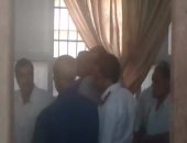 بالفيديو .. لحظة القبض على طالب ثانوى متهم باغتصاب طفل فى حمام مدرسة بالعمرانية