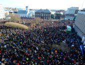 آلاف النساء العاملات فى أيسلندا يتظاهرن احتجاجًا على الفجوة فى الأجور