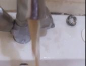 بالفيديو..تعكر مياه الشرب بمنازل شارع فاروق فى الزقازيق