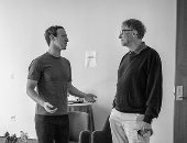 مؤسس فيس بوك مهنئا بيل جيتس بعيد ميلاده 61: سنوات أخرى لتغيير العالم