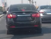 قارئ يرصد سيارة بدون لوحات معدنية بالحى الأول بمدينة 6 أكتوبر
