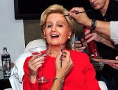 بالصور .. كاتى بيرى تدعم هيلارى كلينتون من خلال "لوك الهالووين"